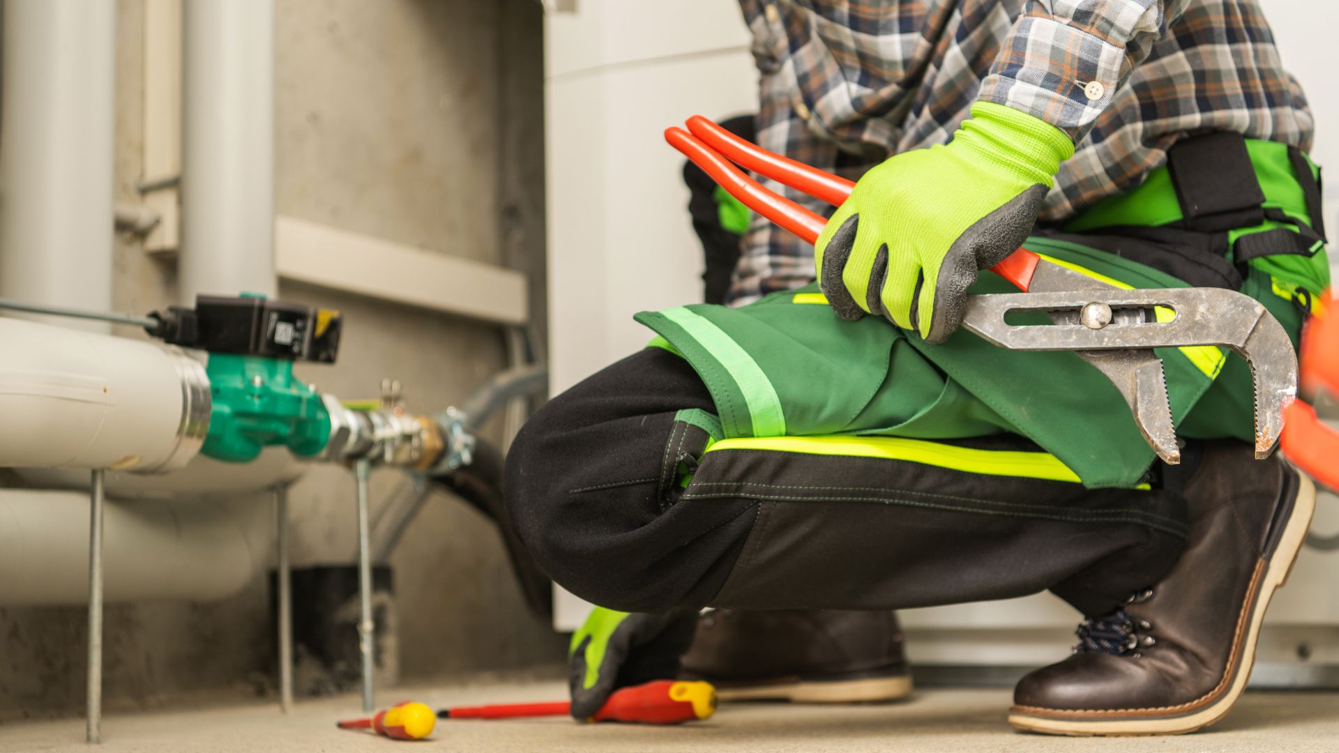 Tesisat İşlerinde Ustalık ve Teknolojiyi Birleştiren Ekip